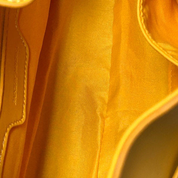 Badgley Mischka Yellow Shoulder/Crossbody Bag Approx. 12 x 10 x 4 - Picture 14 of 17